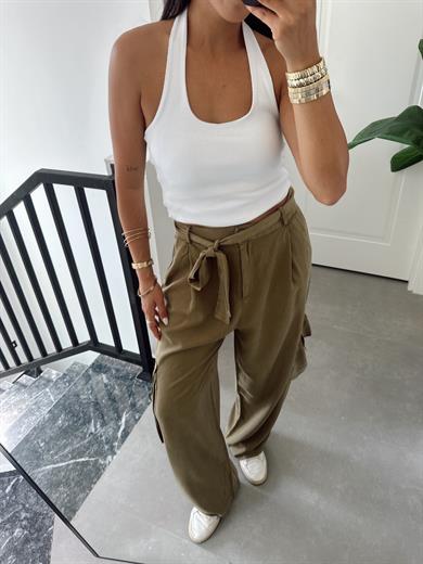 Beyaz Boyundan Geçmeli Atlet