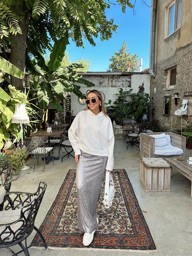 Beyaz Çıtçıt Detaylı Kapşonlu Sweatshirt