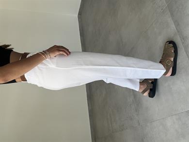 Beyaz Gabardin Kemer Detaylı Pantolon