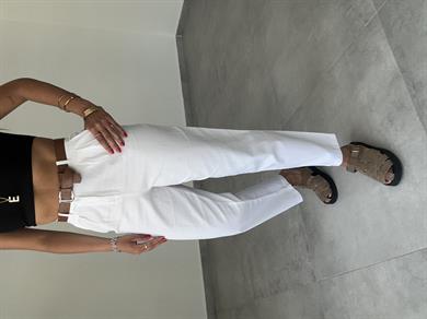 Beyaz Gabardin Kemer Detaylı Pantolon