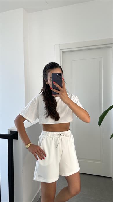 Beyaz Kısa Şort