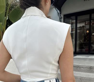 Beyaz Kruvaze Bağlamalı Yelek