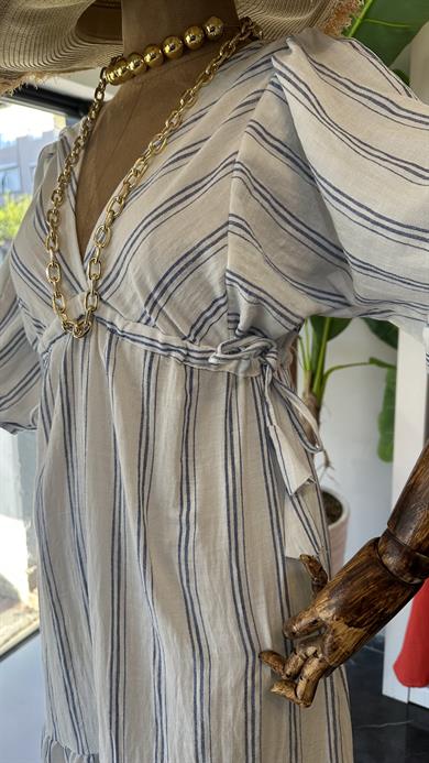 Beyaz-Mavi Çizgili Sırt Dekolteli Elbise