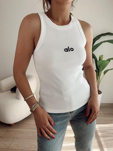 Beyaz Ola Yazılı Atlet