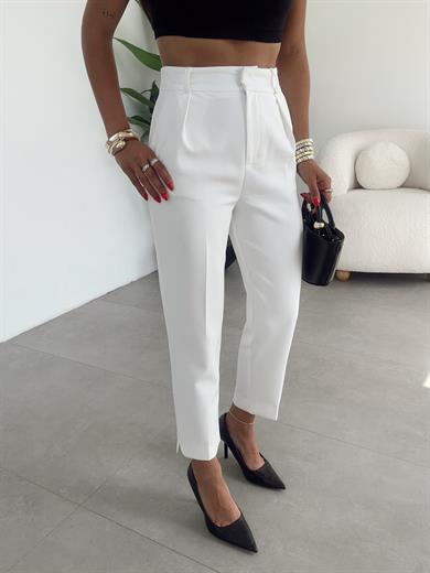 Beyaz Premium Paça Yırtmaç Detaylı Pantolon