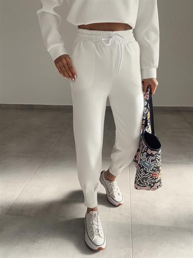 Beyaz Scuba Paça Pileli Eşofman