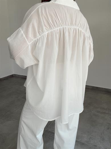 Beyaz Sırtı Büzgülü Gömlek