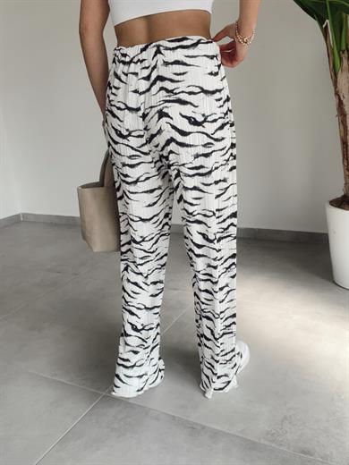 Beyaz-Siyah Desenli  Beli Lastikli Pantolon
