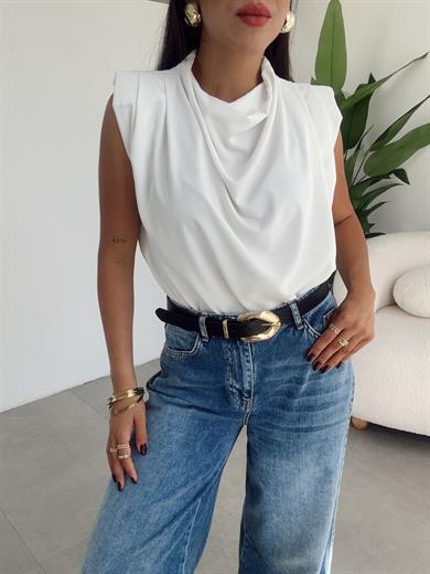 Beyaz Vatkalı Degaje Yaka Bluz