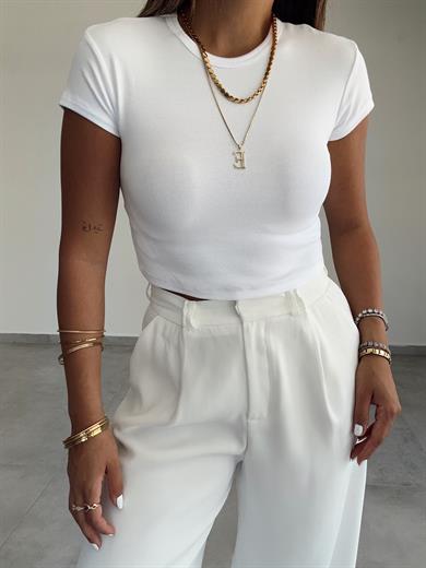 Beyaz Vücuda Oturan Crop Top