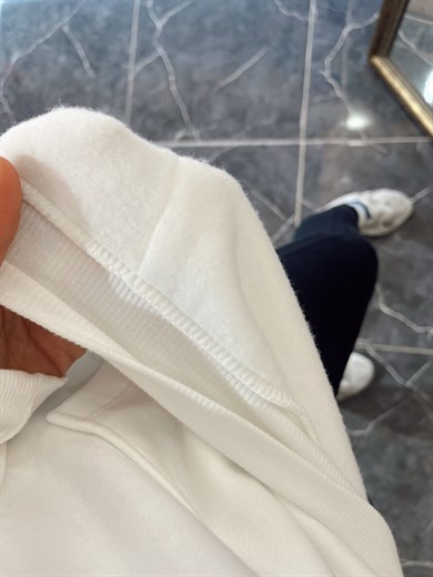 Beyaz Yazılı Sweathsirt