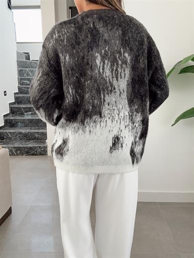 Bisiklet Yaka Geçiş Efektli Şardonlu Füme Triko Kazak