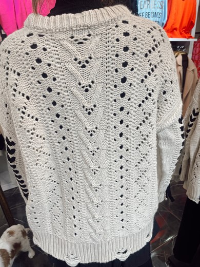 Brit Detaylı Ajurlu Triko Kazak