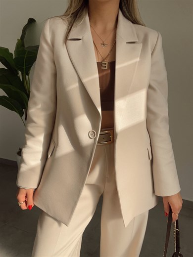 Cep Detaylı Bej Blazer Ceket