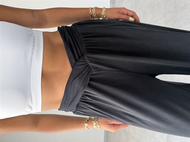 Comfort Siyah Kruvaze Bel Detaylı Modal Bol Paça Pantolon
