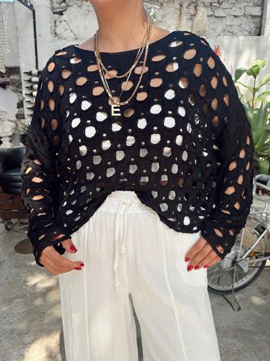 Delikli Siyah Bluz