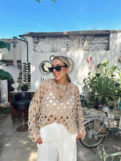 Deliklli Koyu Bej Bluz