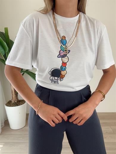 Desenli Ekru Tişört