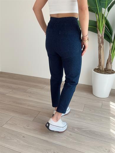 Düğme Detaylı Koyu Mavi Kot