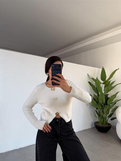 Ekru Aksesuar Detaylı Sakallı Bluz