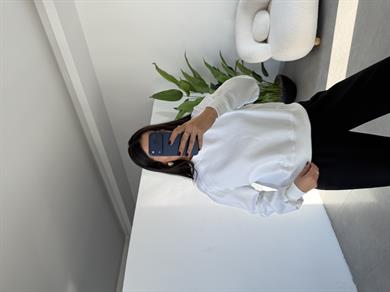 Ekru Bisiklet Yaka Omuz Taş Detaylı Sweat