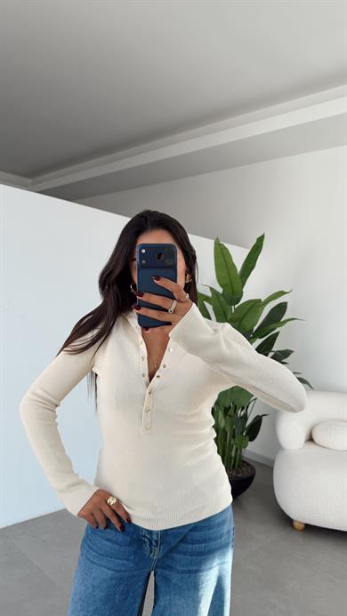 Ekru Çıtçıtlı Boğazlı Kazak