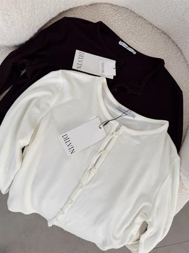 Ekru Düğme Detaylı Hırka