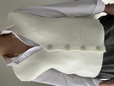 Ekru Düğmeli Triko Yelek