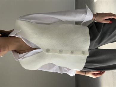 Ekru Düğmeli Triko Yelek