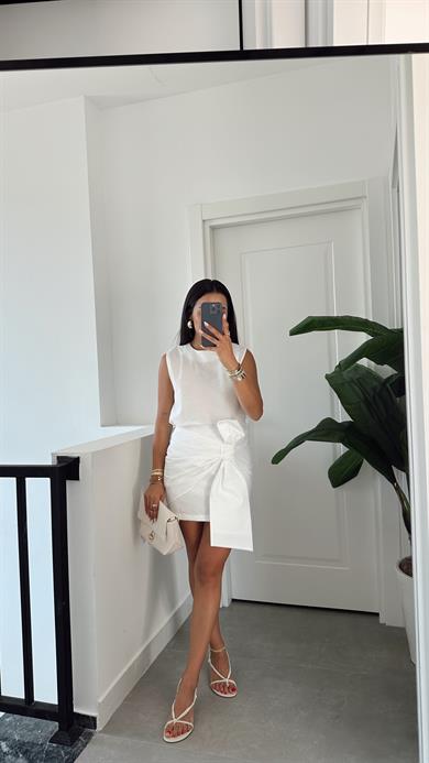 Ekru Fiyonk Detaylı Etek Takım