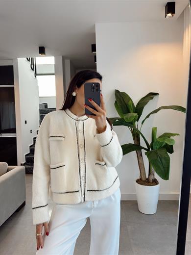 Ekru İnci Düğmeli Gold Biyeli Hırka