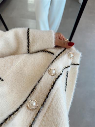 Ekru İnci Düğmeli Gold Biyeli Hırka