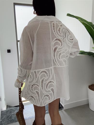 Ekru İşlemeli Gömlek
