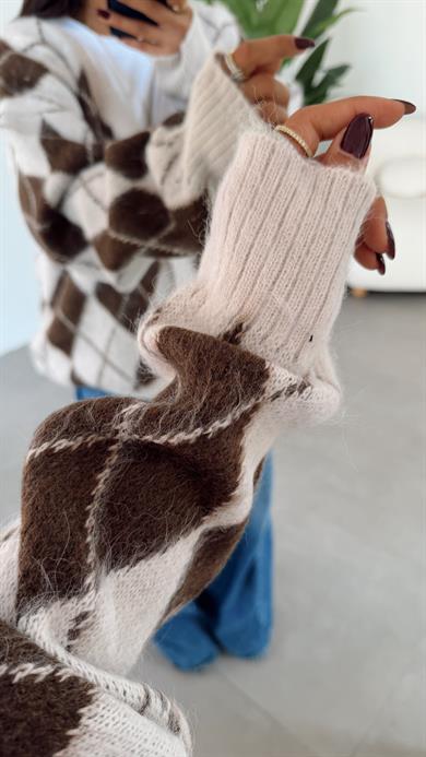 Ekru-Kahve Baklava Desenli Triko Hırka