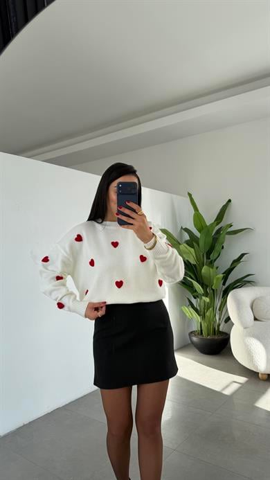 Ekru Kalp Nakışlı Triko Kazak
