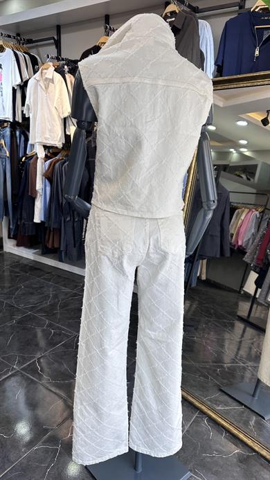Ekru Kendinden Desenli Yelek Pantolon Takım