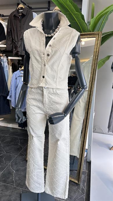 Ekru Kendinden Desenli Yelek Pantolon Takım