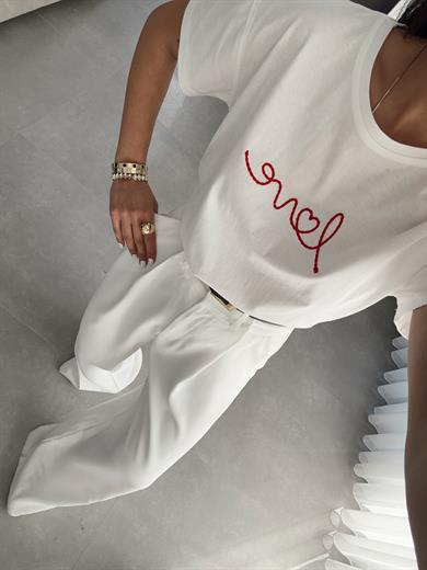 Ekru Kırmızı Love Nakışlı Tişört