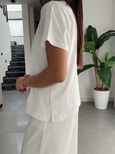 Ekru Kırmızı Love Nakışlı Tişört