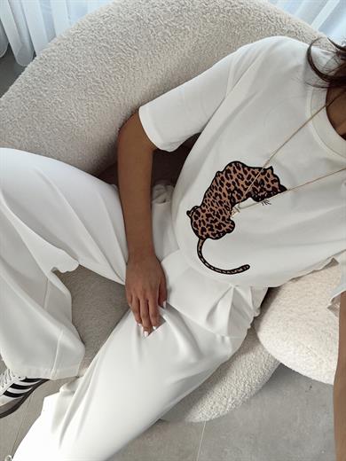 Ekru Leopar Desenli Basic Tişört