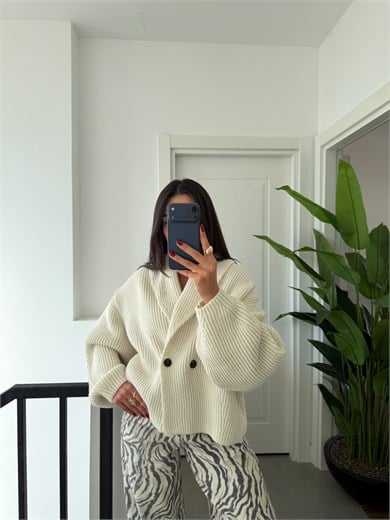 Ekru Oversize Şal Yaka Yünlü Hırka