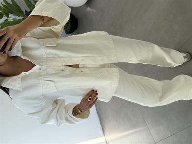 Ekru Patlı Yaka Denim Ceket