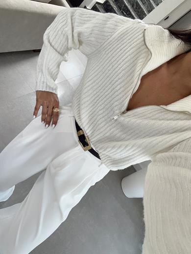 Ekru Polo Yaka Fermuarlı Triko Kazak