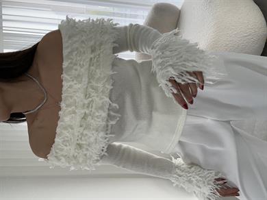 Ekru Püsküllü Madonna Yaka Triko Kazak