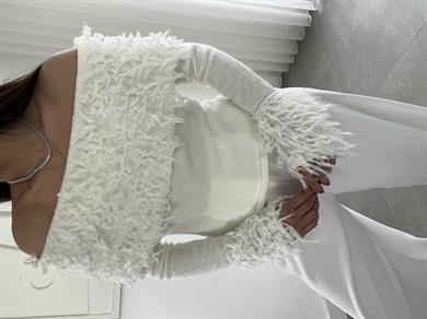 Ekru Püsküllü Madonna Yaka Triko Kazak