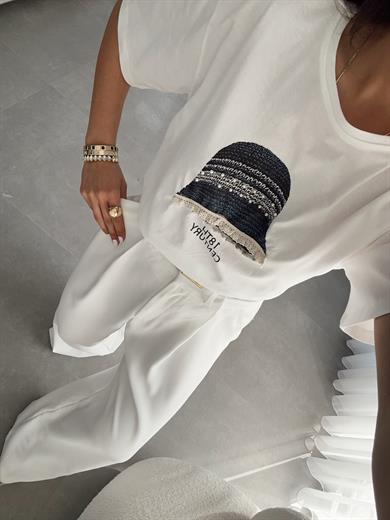 Ekru Şapka Baskılı Tişört