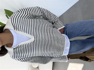 Ekru-Siyah Çizgili Polo Yaka Triko Kazak