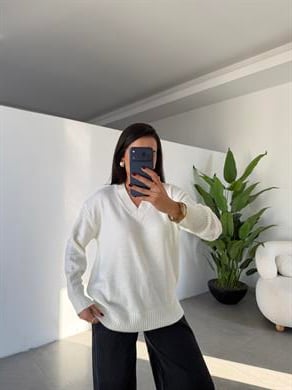 Marla Ekru V Yaka Oversize Triko Kazak
