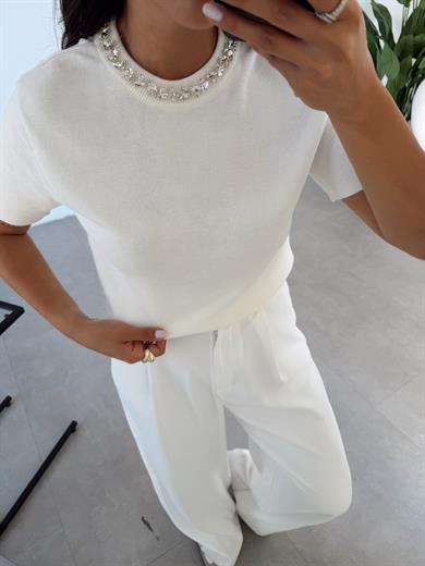 Ekru Yakası Taşlı Kısa Kol Kazak