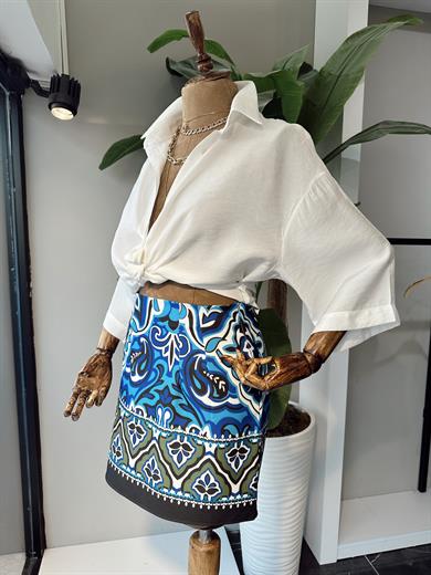 Ekru Yanı Yırtmaçlı Oversize Gömlek